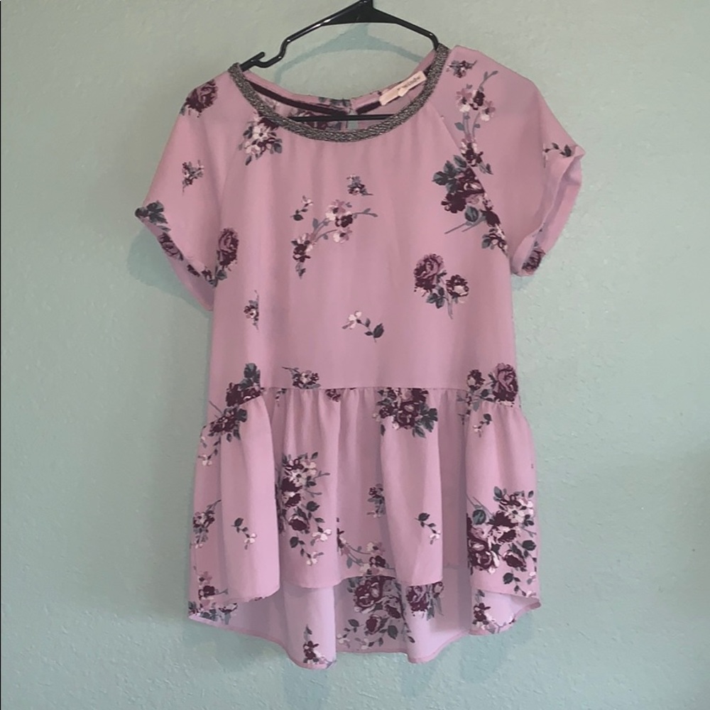 ❗️3/$15❗️Lavender floral blouse